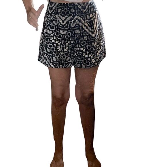 ANTHROPOLOGIE SANCTUARY Black & White Shorts.Sz S - Picture 1 of 13